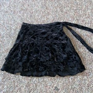 Forever 21 black suede skirt size small